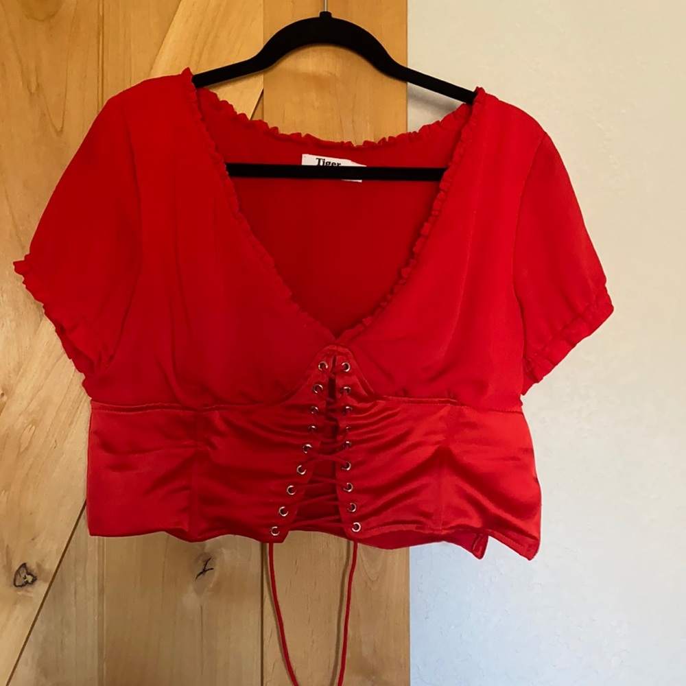 Tiger mist front tie top